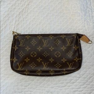 Louis Vuitton Pochette